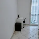 Posizione Con Posto Auto E Giardino Daire *