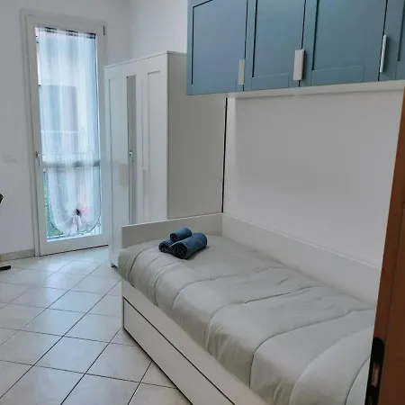 Posizione Con Posto Auto E Giardino Apartman Ravenna