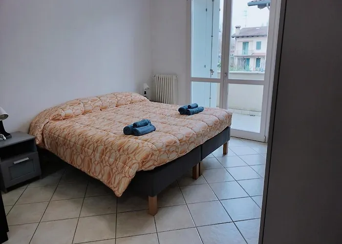 Posizione Con Posto Auto E Giardino * Ravenna