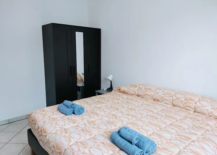 Lägenhet Posizione Con Posto Auto E Giardino