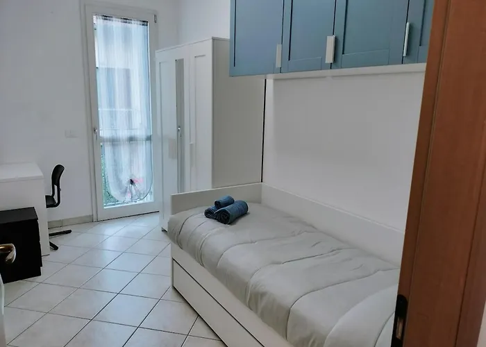 Posizione Con Posto Auto E Giardino Lägenhet Ravenna